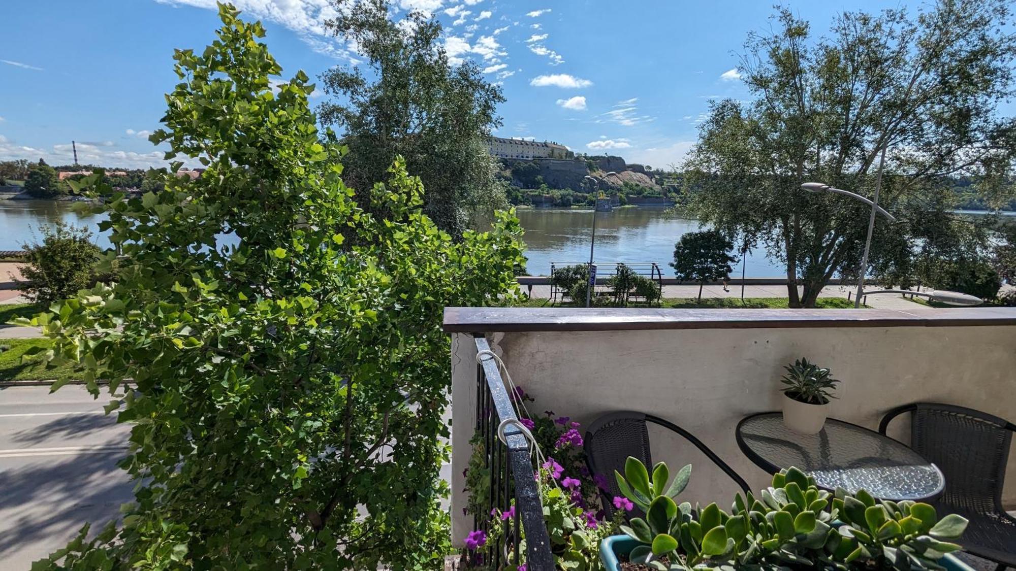 Center, Private Garage, Danube & Fortress, 3 Bdrm 2 Bath โนวีซาด ภายนอก รูปภาพ